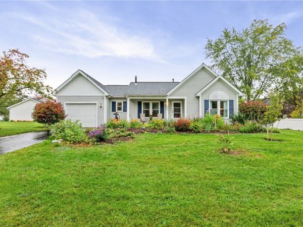 1253 Holland Drive , Farmington, NY 14425