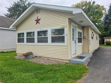 221 14th Avenue, Sylvan Beach, NY 13157