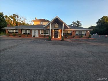 9415 Main Street, Clarence, NY 14031