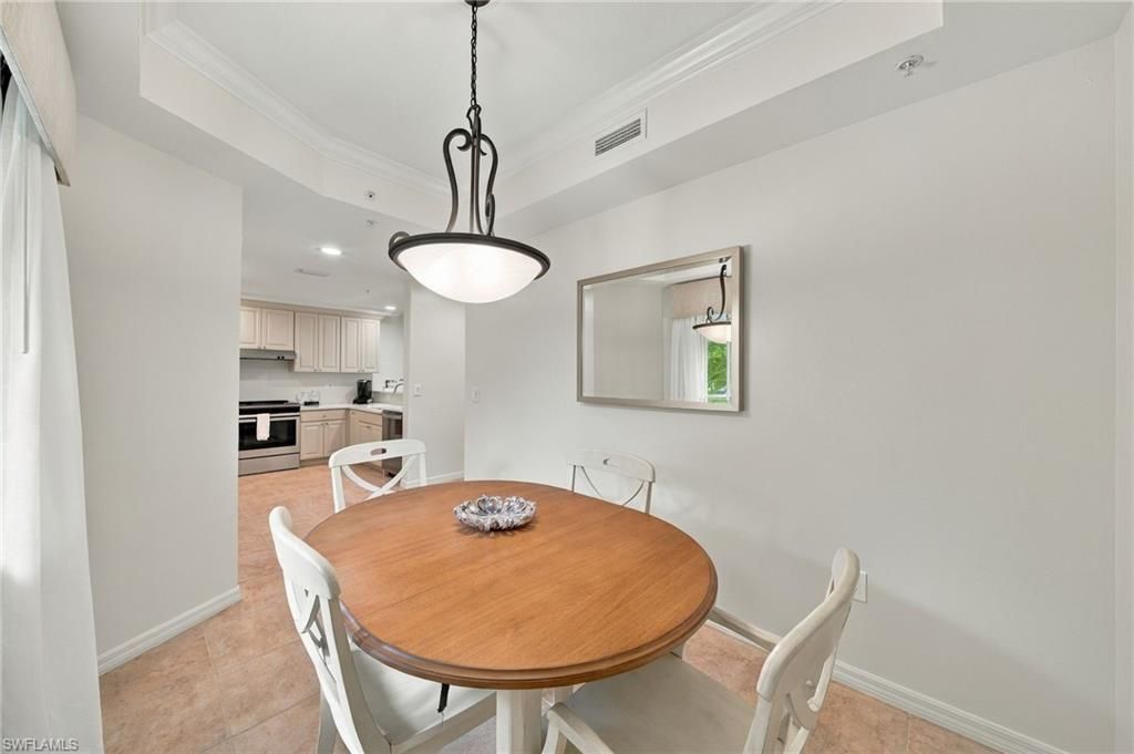 221 9th St S, Unit 219, Naples, FL 34102 Photo