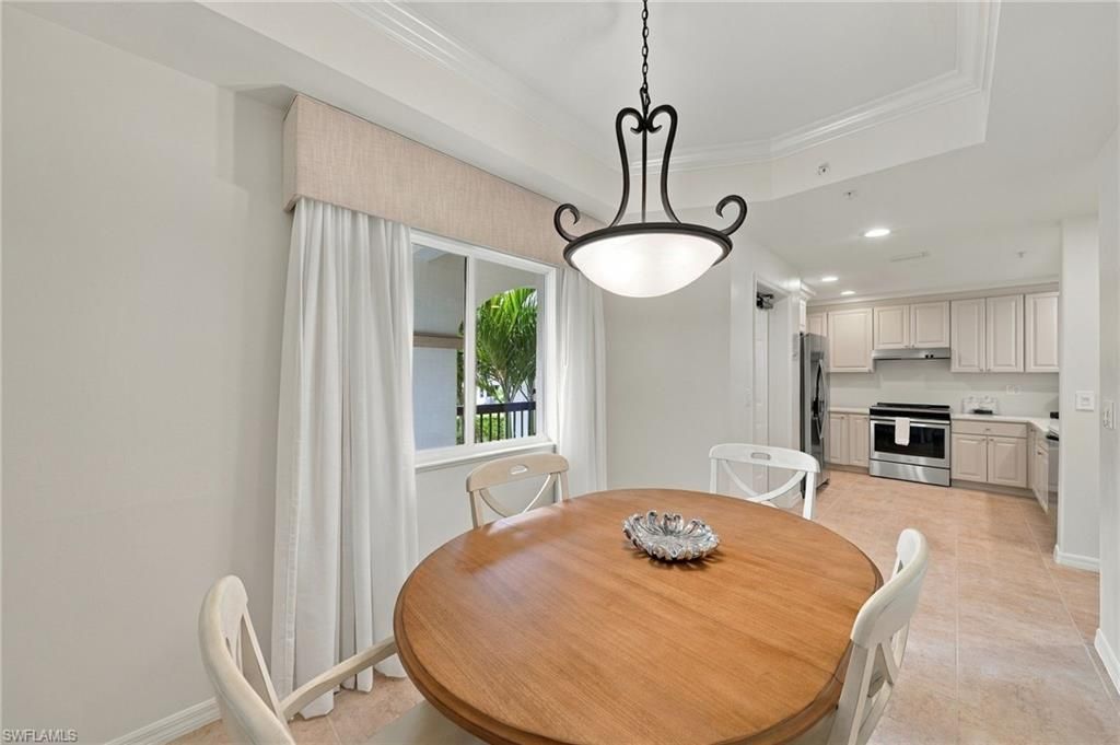 221 9th St S, Unit 219, Naples, FL 34102 Photo