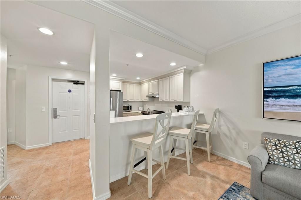 221 9th St S, Unit 219, Naples, FL 34102 Photo