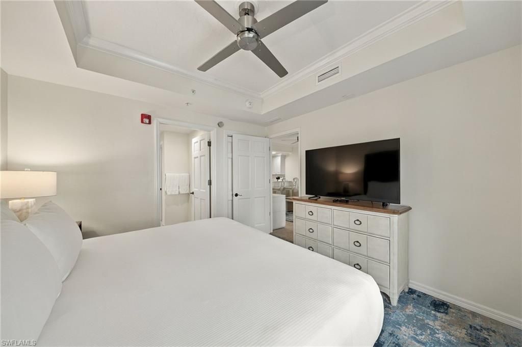 221 9th St S, Unit 219, Naples, FL 34102 Photo