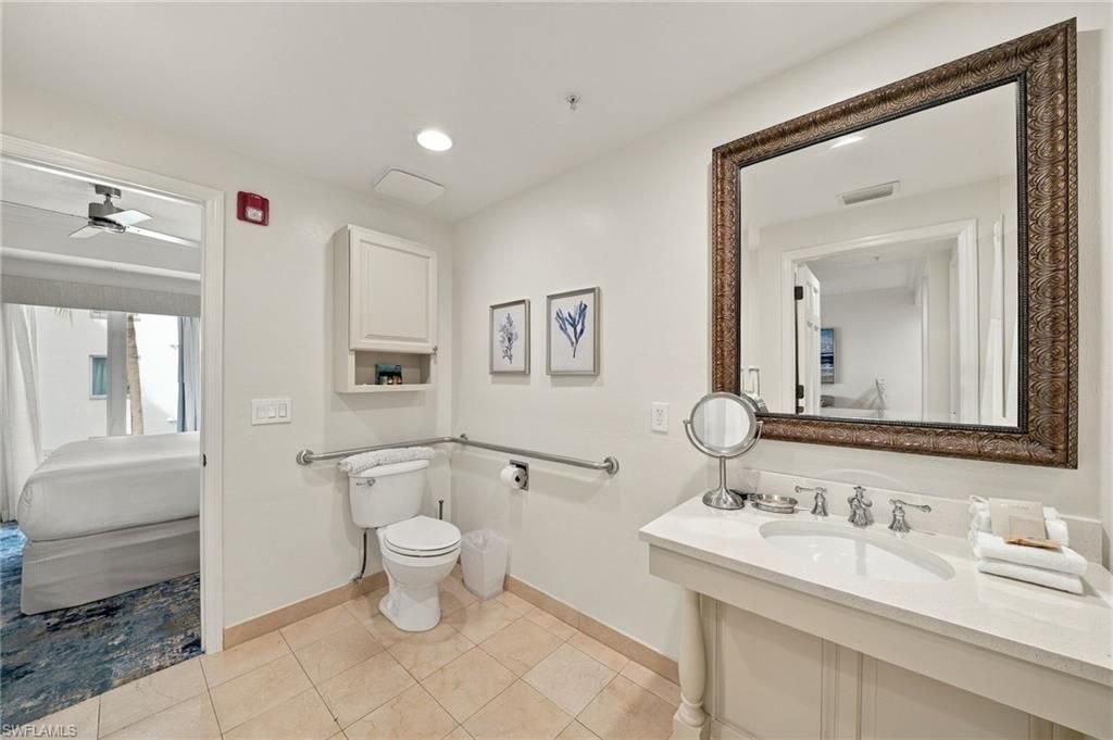 221 9th St S, Unit 219, Naples, FL 34102 Photo