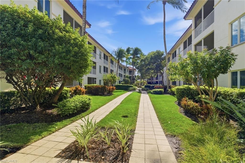 221 9th St S, Unit 219, Naples, FL 34102 Photo