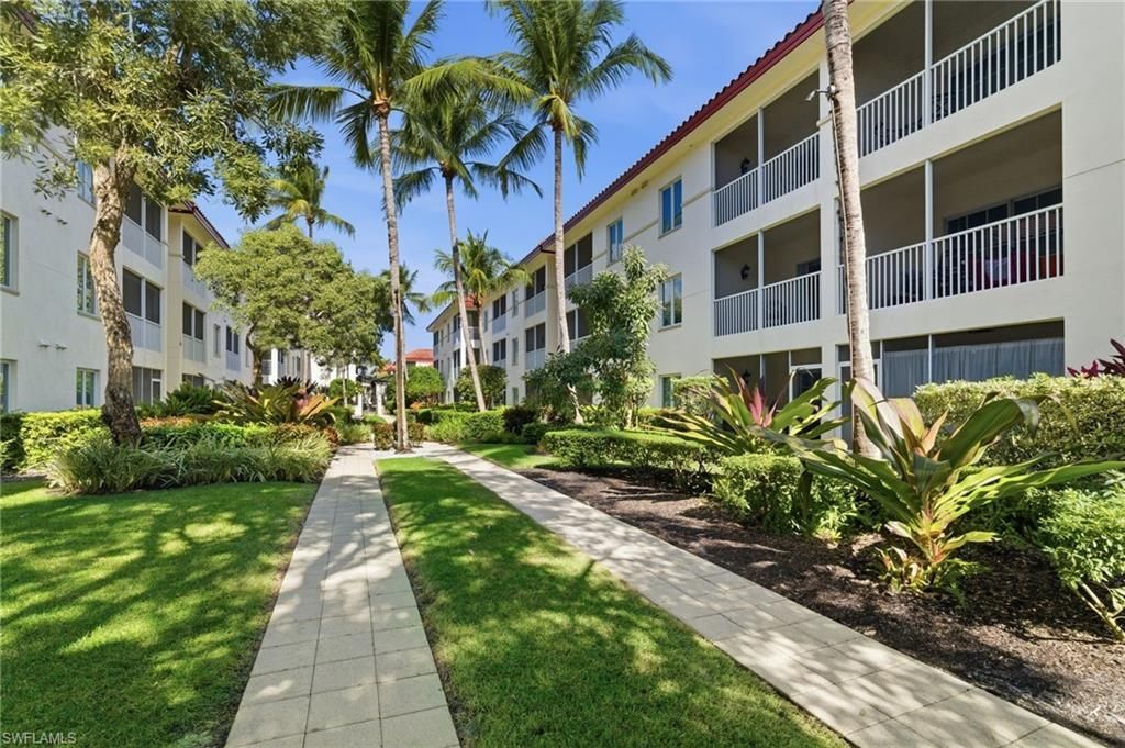 221 9th St S, Unit 219, Naples, FL 34102 Photo