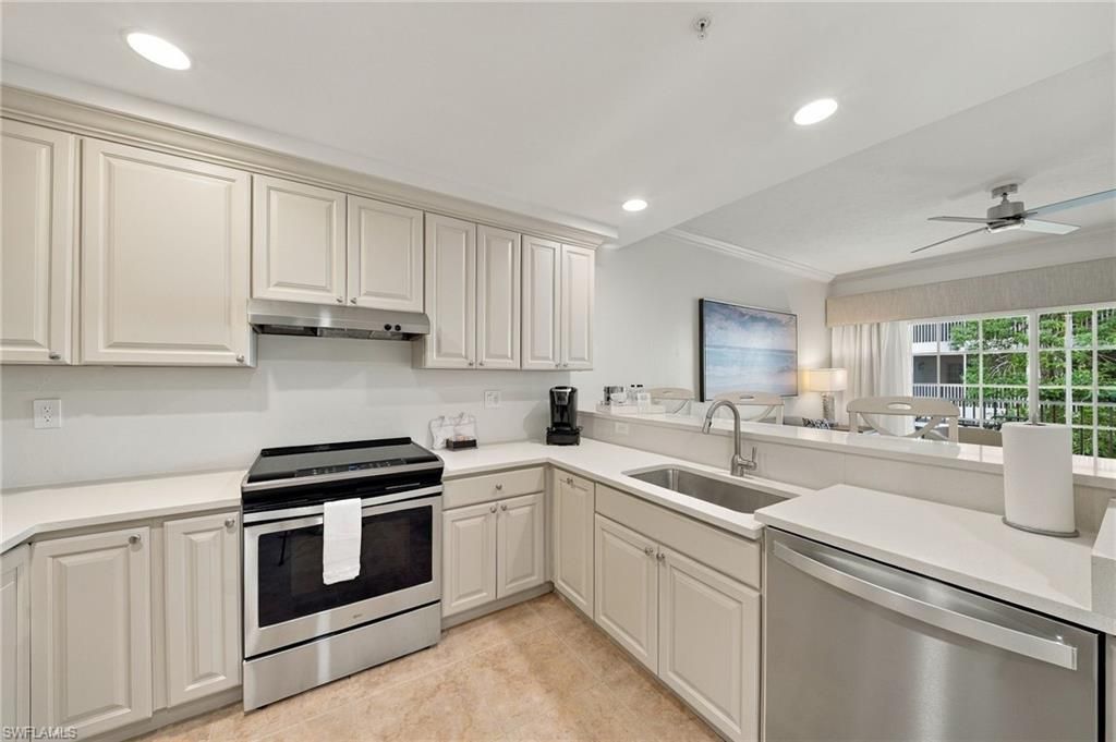 221 9th St S, Unit 219, Naples, FL 34102 Photo