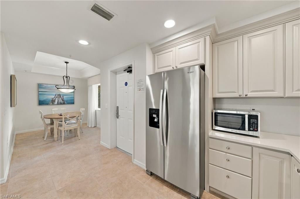 221 9th St S, Unit 219, Naples, FL 34102 Photo