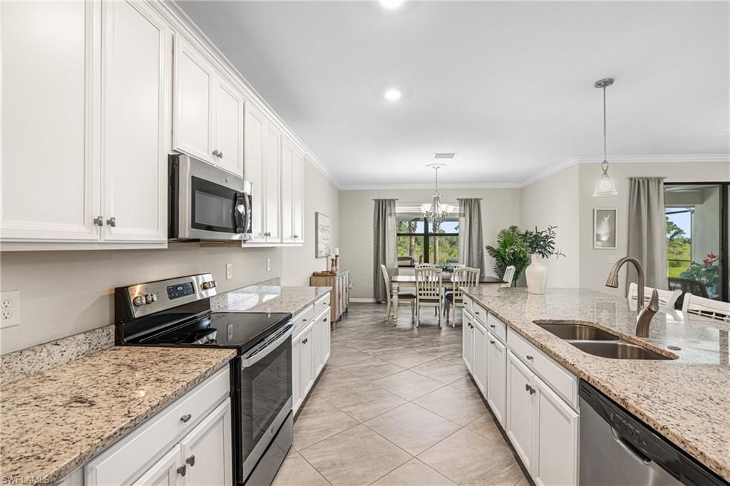 17620 Kinzie Ln, Estero, FL 33928 Photo