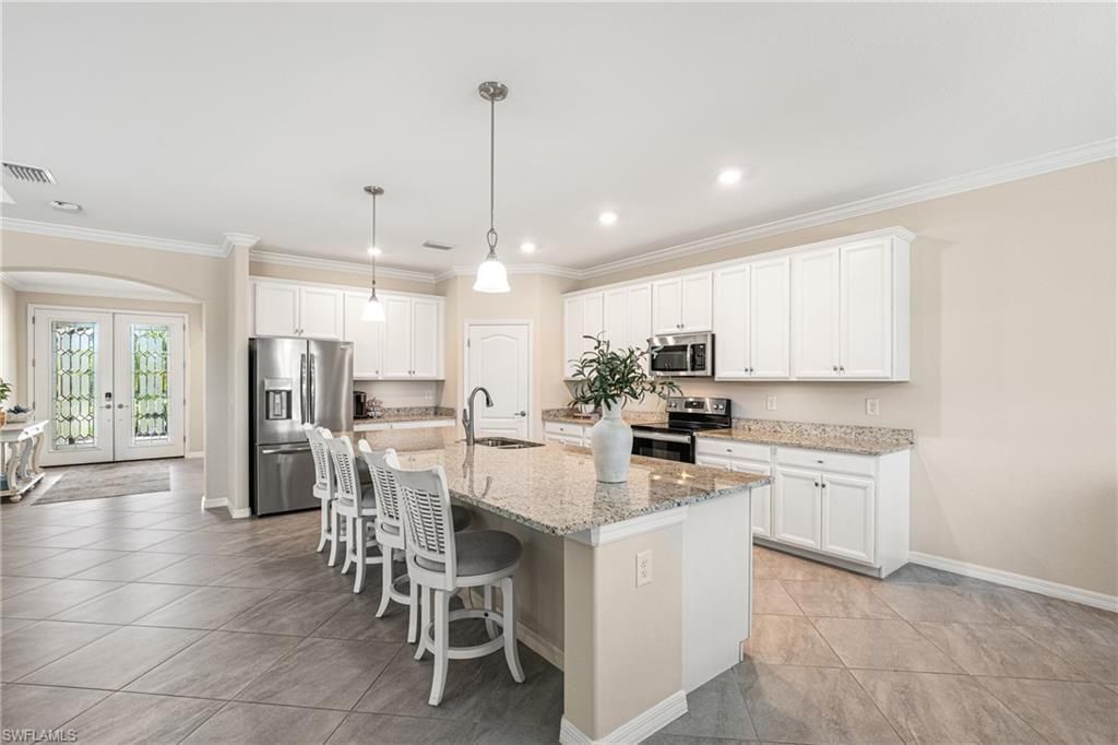 17620 Kinzie Ln, Estero, FL 33928 Photo