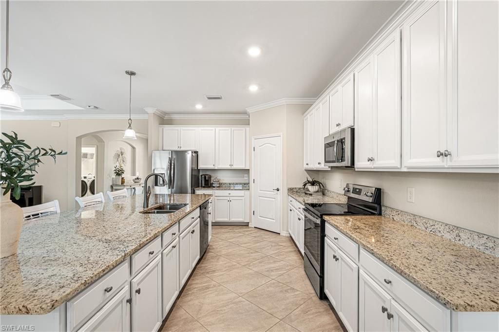 17620 Kinzie Ln, Estero, FL 33928 Photo