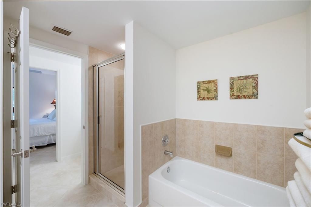 6760 Pelican Bay Blvd , Unit 315, Naples, FL 34108 Photo