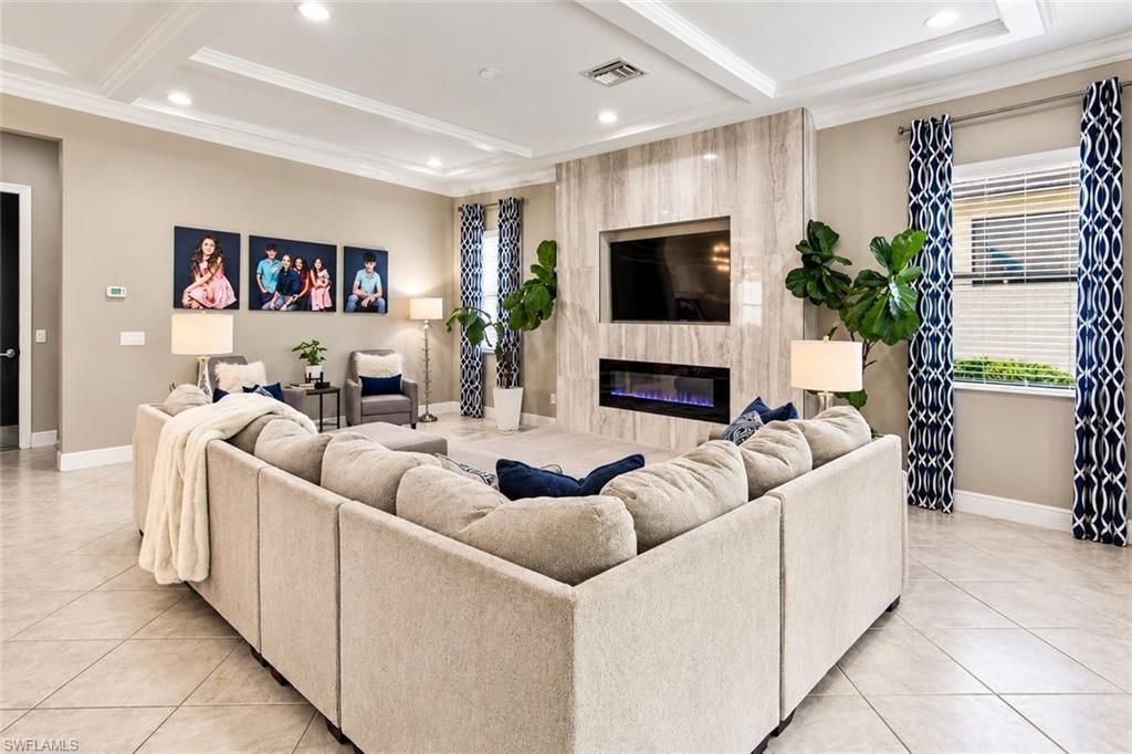 4391 Raffia Palm Cir , Naples, FL 34119 Photo