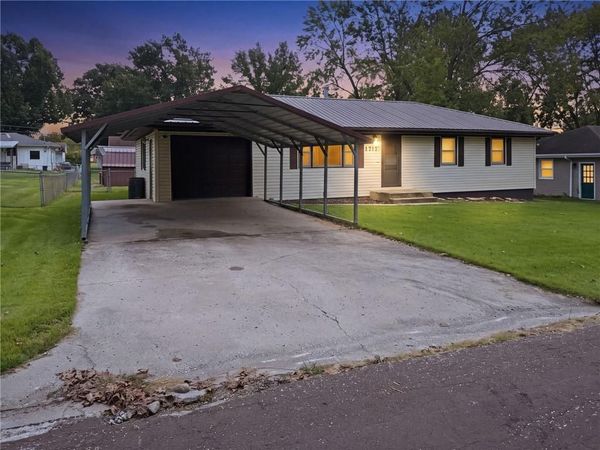 1717 Fairchild Street, Chillicothe, MO 64601