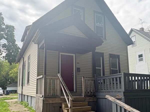 2915 W Vine STREET, Milwaukee, WI 53208