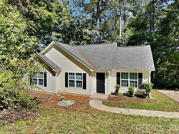 128 Julia Street , Mount Holly, NC 28120