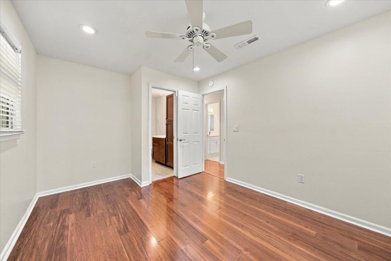 4552 Flynn Drive Photo 17