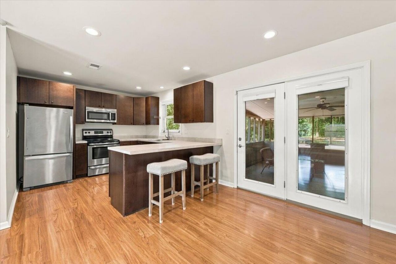 4552 Flynn Drive Photo 5