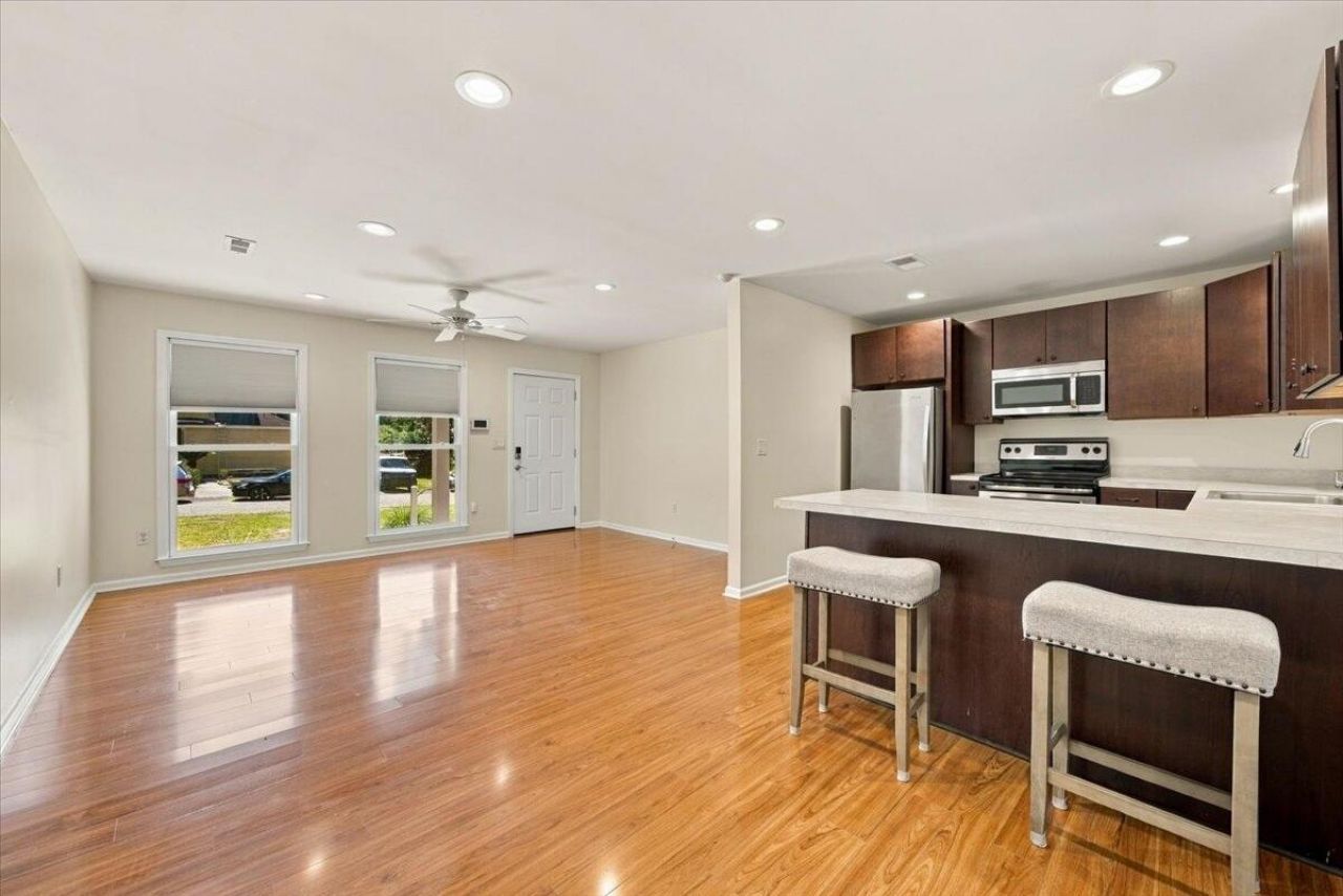 4552 Flynn Drive Photo 6