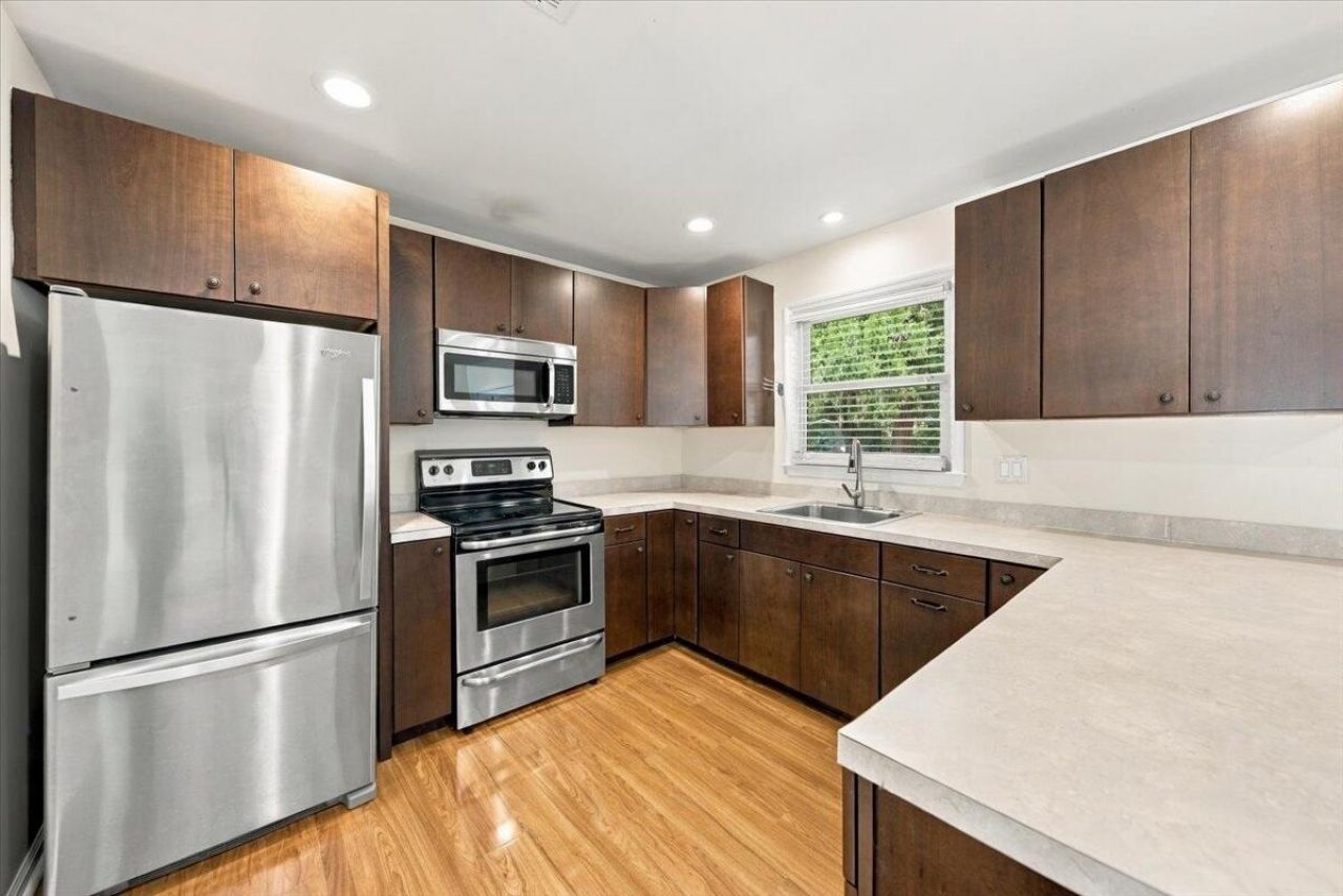4552 Flynn Drive Photo 8