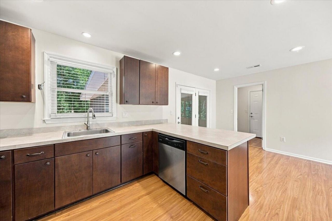 4552 Flynn Drive Photo 9