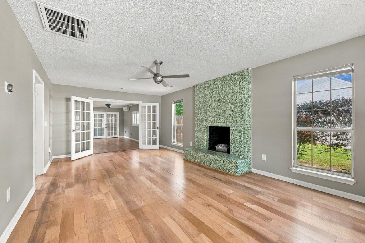 8535 Randall Court Photo 4