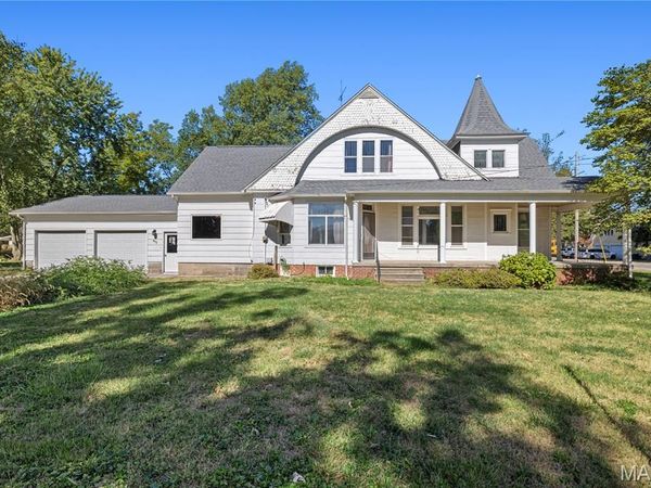 412 E Southworth Street , Raymond, IL 62560
