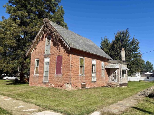 108 S Columbia Street, Silver Lake, IN 46982