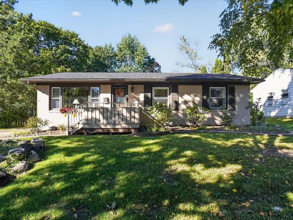 2009 Darby Drive, Lansing, MI 48906