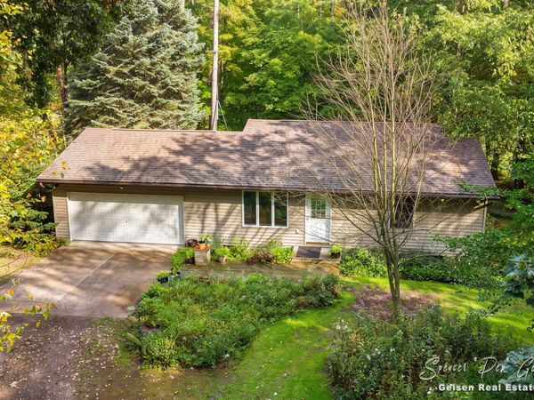 5236 N Whites Bridge Road, Belding, MI 48809