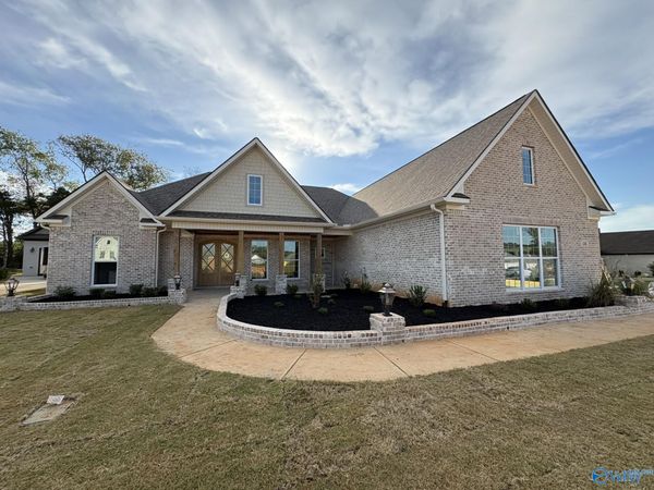 126 Lanwood Drive, Huntsville, AL 35811