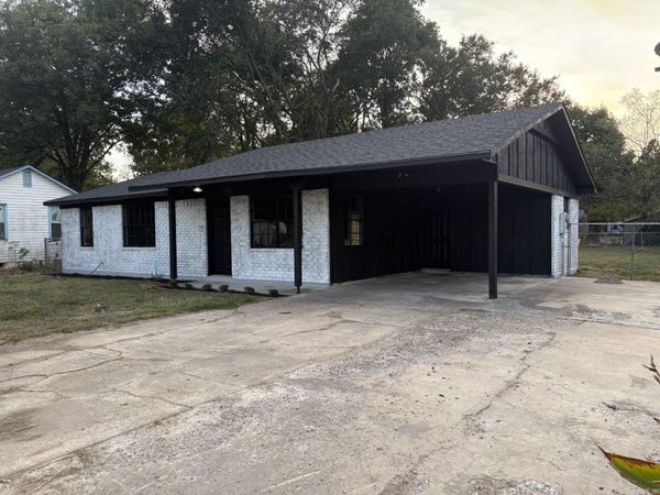 606 S Vine Street , Stuttgart, AR 72160
