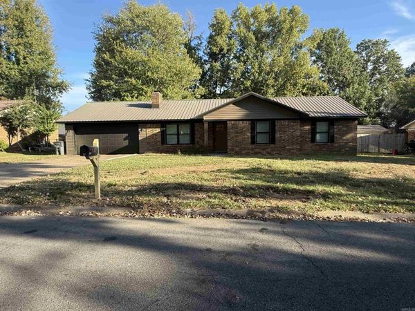 16 Whippoorwill Drive , Searcy, AR 72143