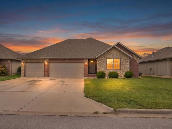 674 N Rockingham Avenue , Nixa, MO 65714
