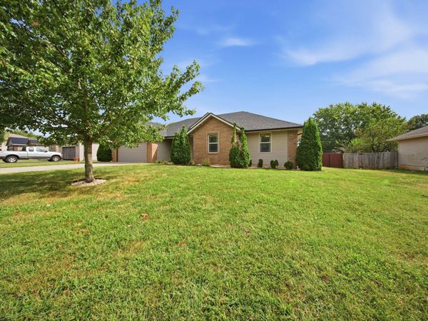 506 S Birchwood Street, Strafford, MO 65757