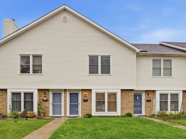 1731 Pickwick Lane , Glenview, IL 60026