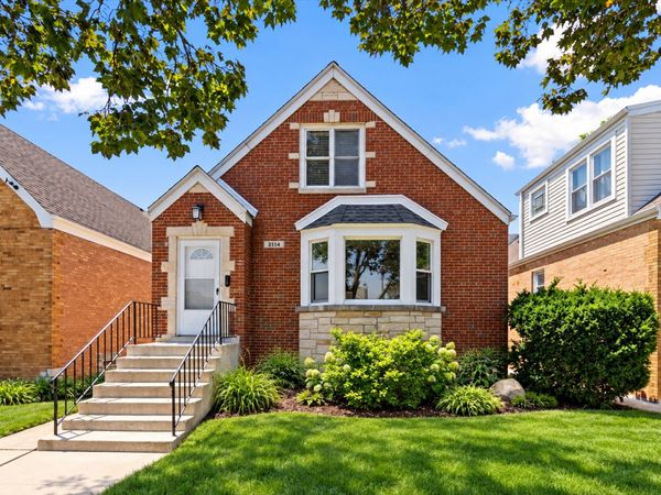 2114 N 74th Avenue , Elmwood Park, IL 60707