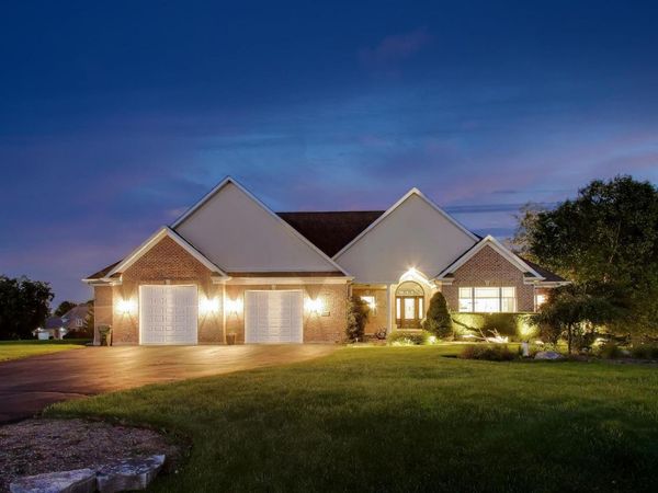 560 Birch Hollow Drive , Antioch, IL 60002