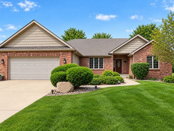 501 Highpoint Circle N, Bourbonnais, IL 60914