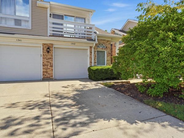 1243 Ranch View Court , Buffalo Grove, IL 60089