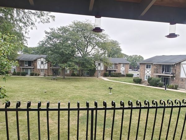 9s025 Lake Drive, Unit 10-206, Willowbrook, IL 60527