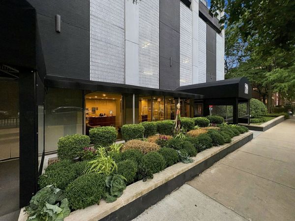 2700 N Hampden Court, Unit 8B, Chicago, IL 60614
