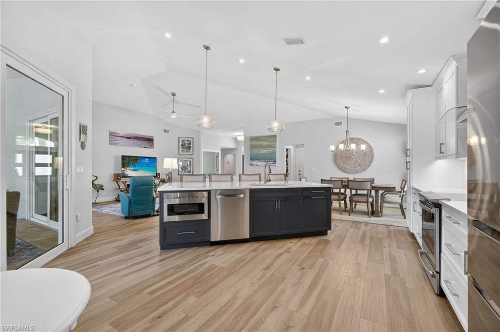 1523 Whispering Oaks Cir, Naples, FL 34110 Photo