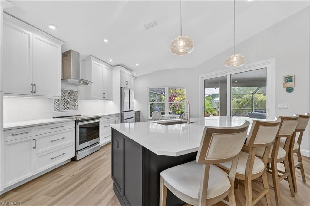 1523 Whispering Oaks Cir, Naples, FL 34110 Photo