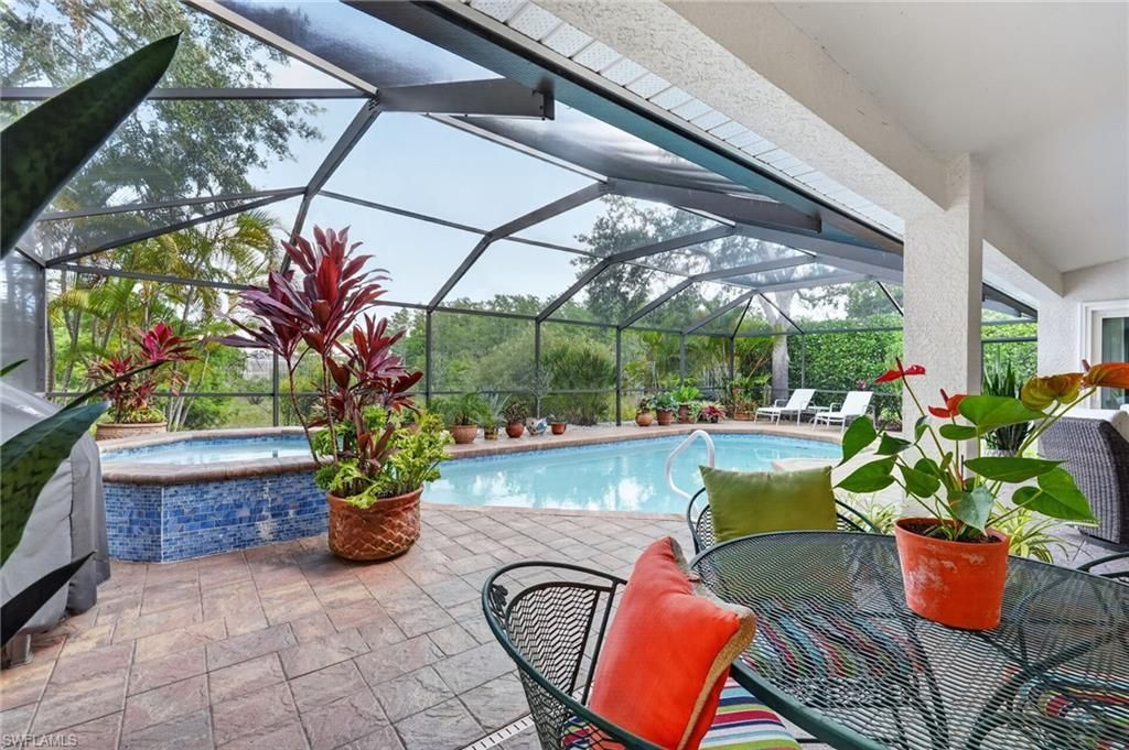1523 Whispering Oaks Cir, Naples, FL 34110 Photo