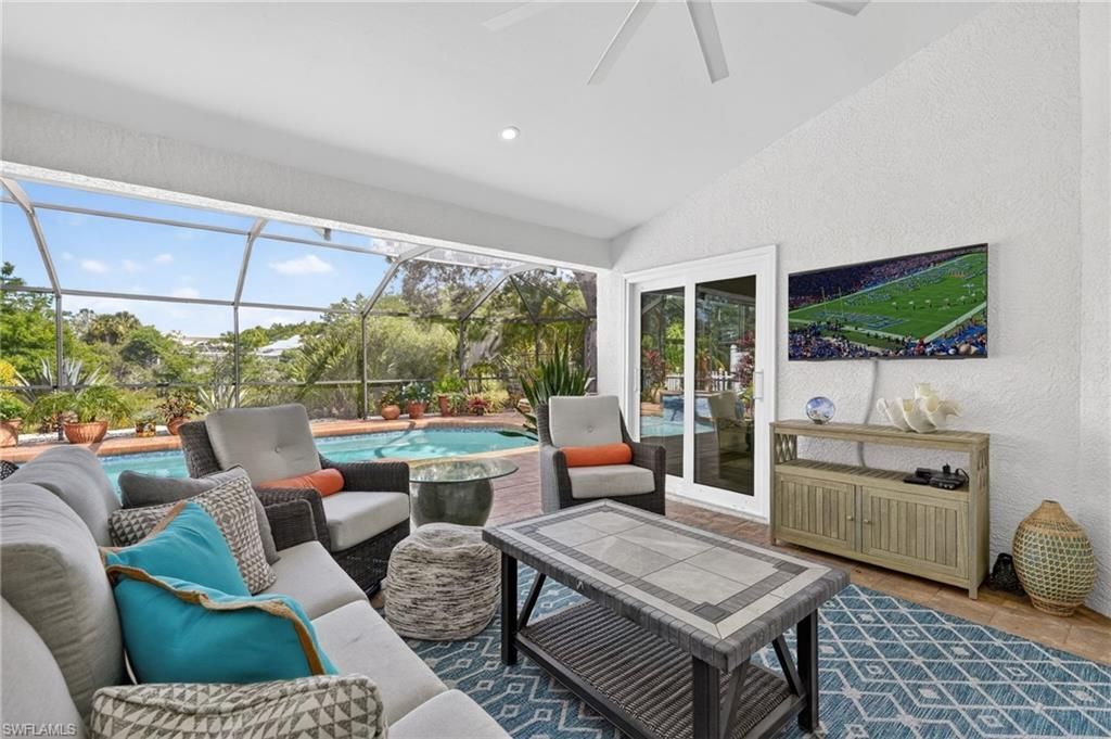 1523 Whispering Oaks Cir, Naples, FL 34110 Photo