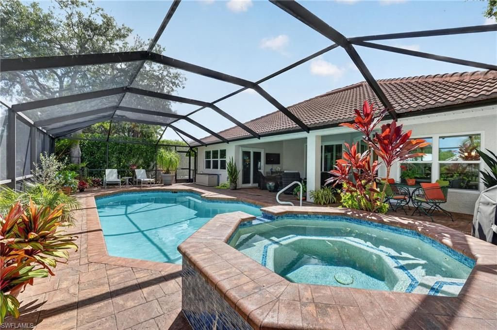 1523 Whispering Oaks Cir, Naples, FL 34110 Photo