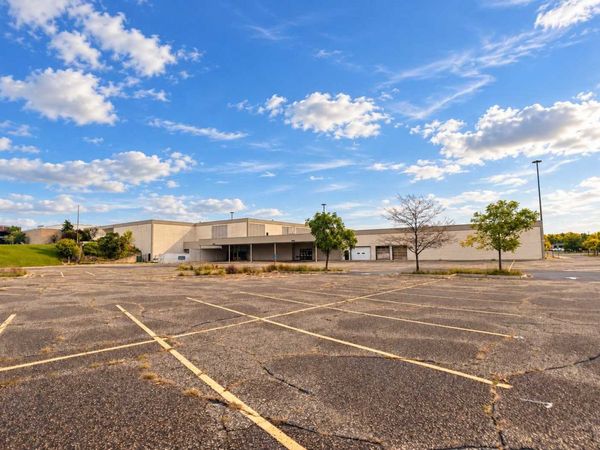 3001 White Bear Avenue N, Maplewood, MN 55109