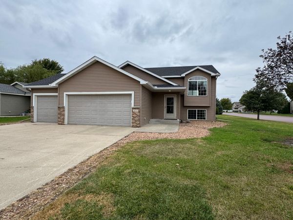 100 Olympic Court, Mankato, MN 56001