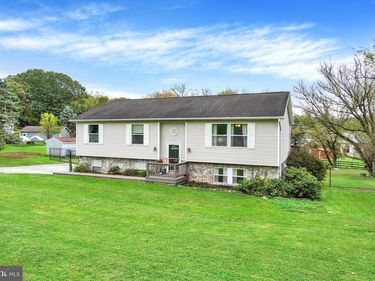 4422 WALTERS HATCHERY ROAD, SPRING GROVE, PA 17362
